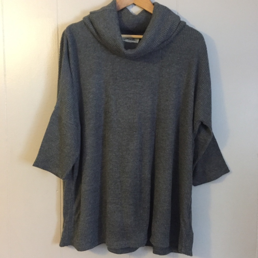 Simply Noelle Gray Turtleneck